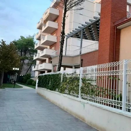 Seaview Haven - Golem, Albania 公寓 *
